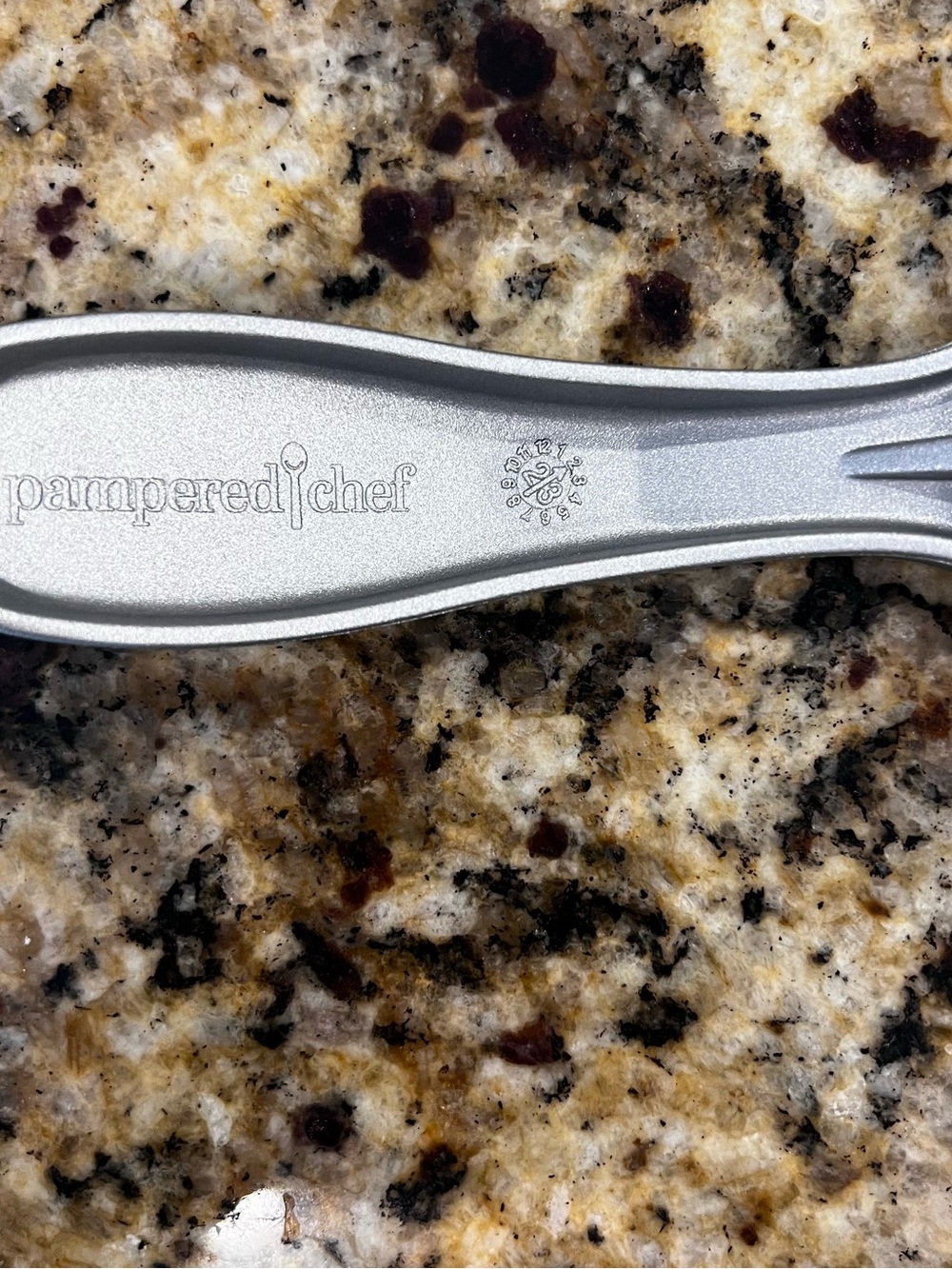 The Pampered Chef Garlic Press - Picture 6 of 8